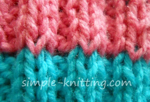 Knitting Tips - Clean stripes when knitting rib stitch
