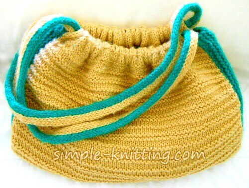 This knitted bag is an easy knit pattern for beginners
