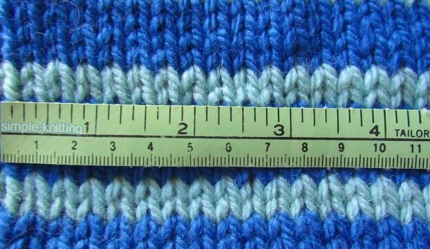 Knitting gauge swatch for calculating stitch gauge